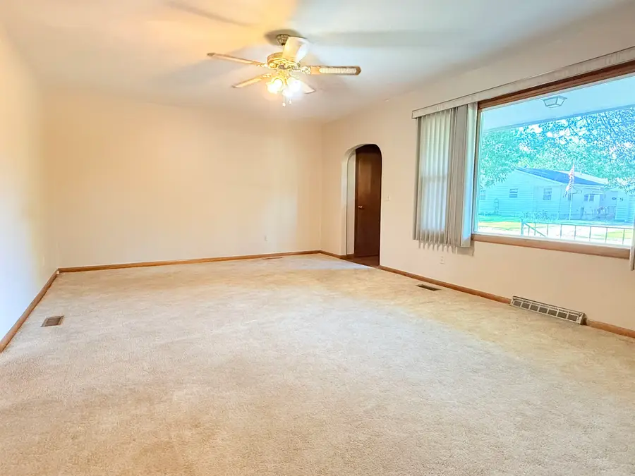 910 E Sherman, Marion, KS 66861 - #3