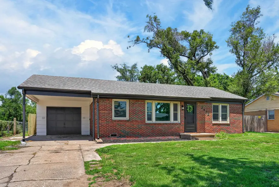 2422 W Greenfield St, Wichita, KS 67217 - #2