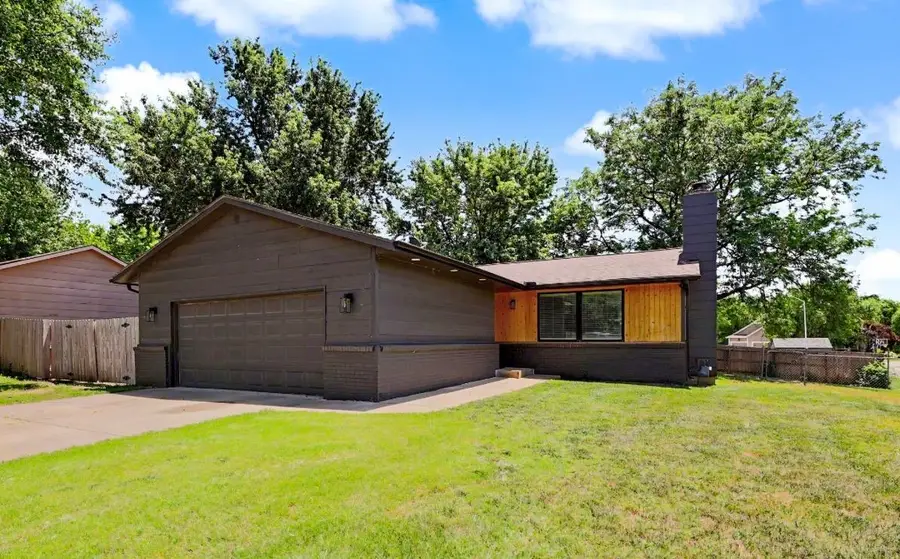 235 W Waitt, Rose Hill, KS 67133 - #2