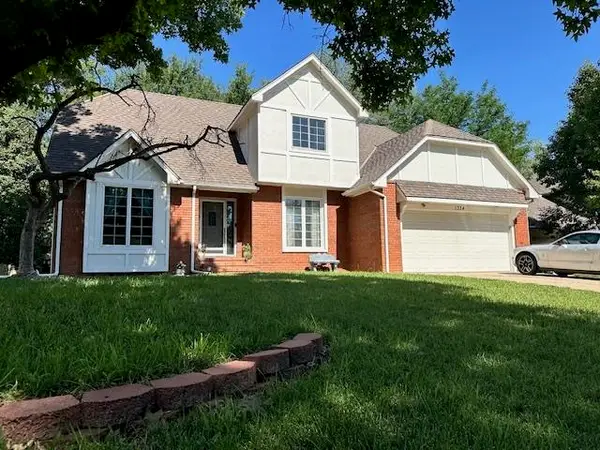 1334 N Coachhouse, Wichita, KS 67235