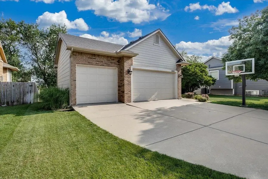 10405 W Greenfield St, Wichita, KS 67215 - #2