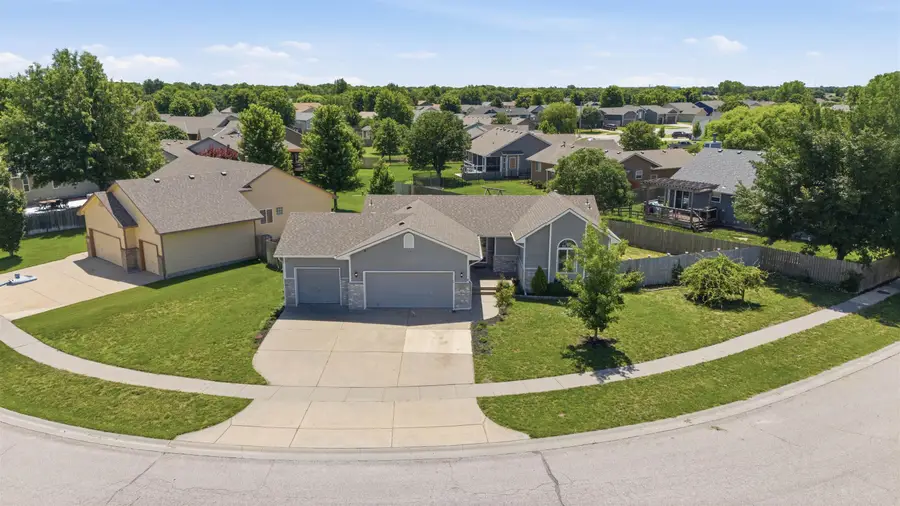 2134 S Golden Hills St, Wichita, KS 67209 - #3