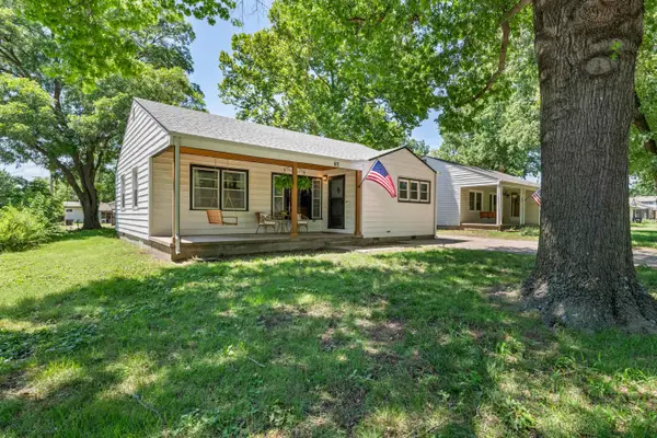 611 S Central Ave, Mulvane, KS 67110