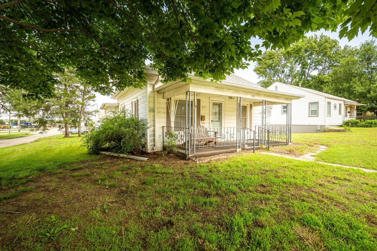 825 W 5th Street, Concordia, KS 66901 - #1