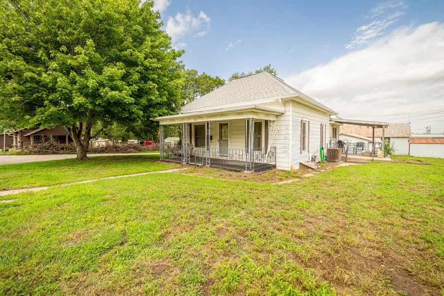 825 W 5th Street, Concordia, KS 66901 - #2
