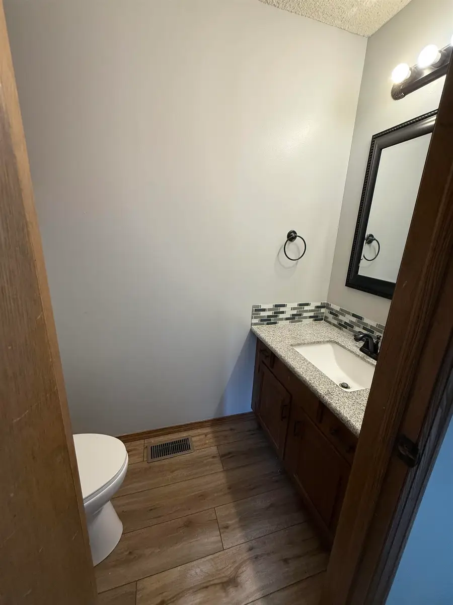 142 E Wood Ave, Clearwater, KS 67026 - #3