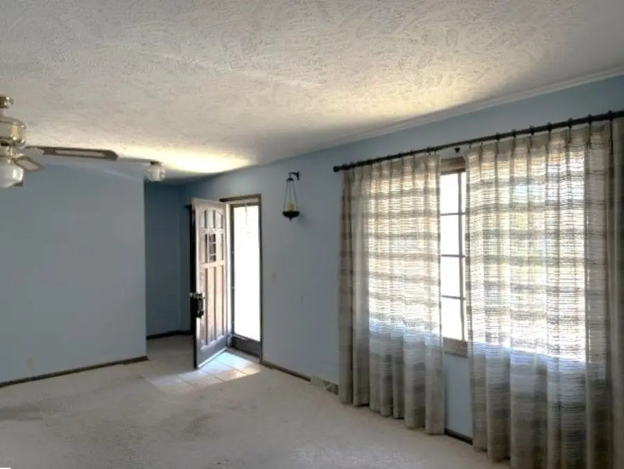 2704 Belmont Blvd, Salina, KS 67401 - #2