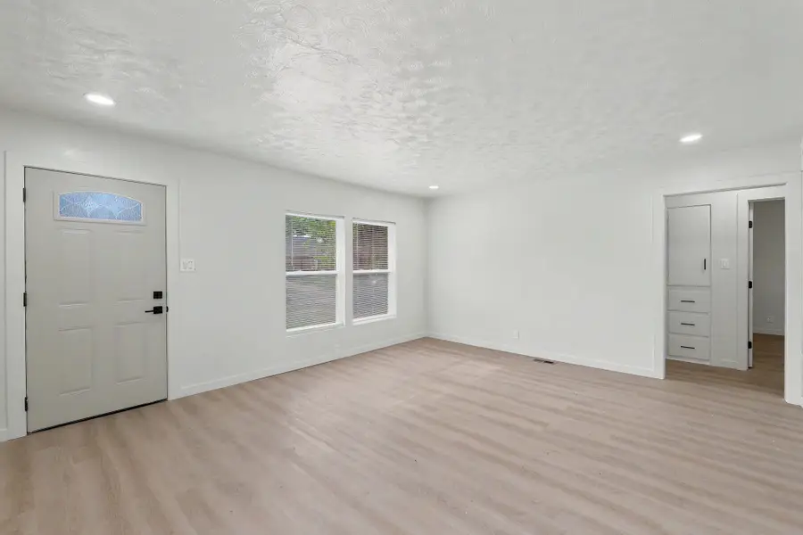 1937 N Piatt Ave, Wichita, KS 67214-1831 - #3