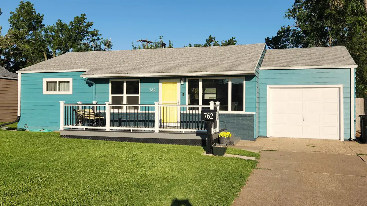 762 Plaza Dr, Salina, KS 67401 - #1