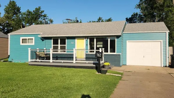 762 Plaza Dr, Salina, KS 67401