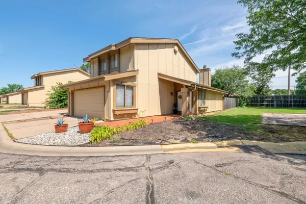 8419 E Harry St, Wichita, KS 67207