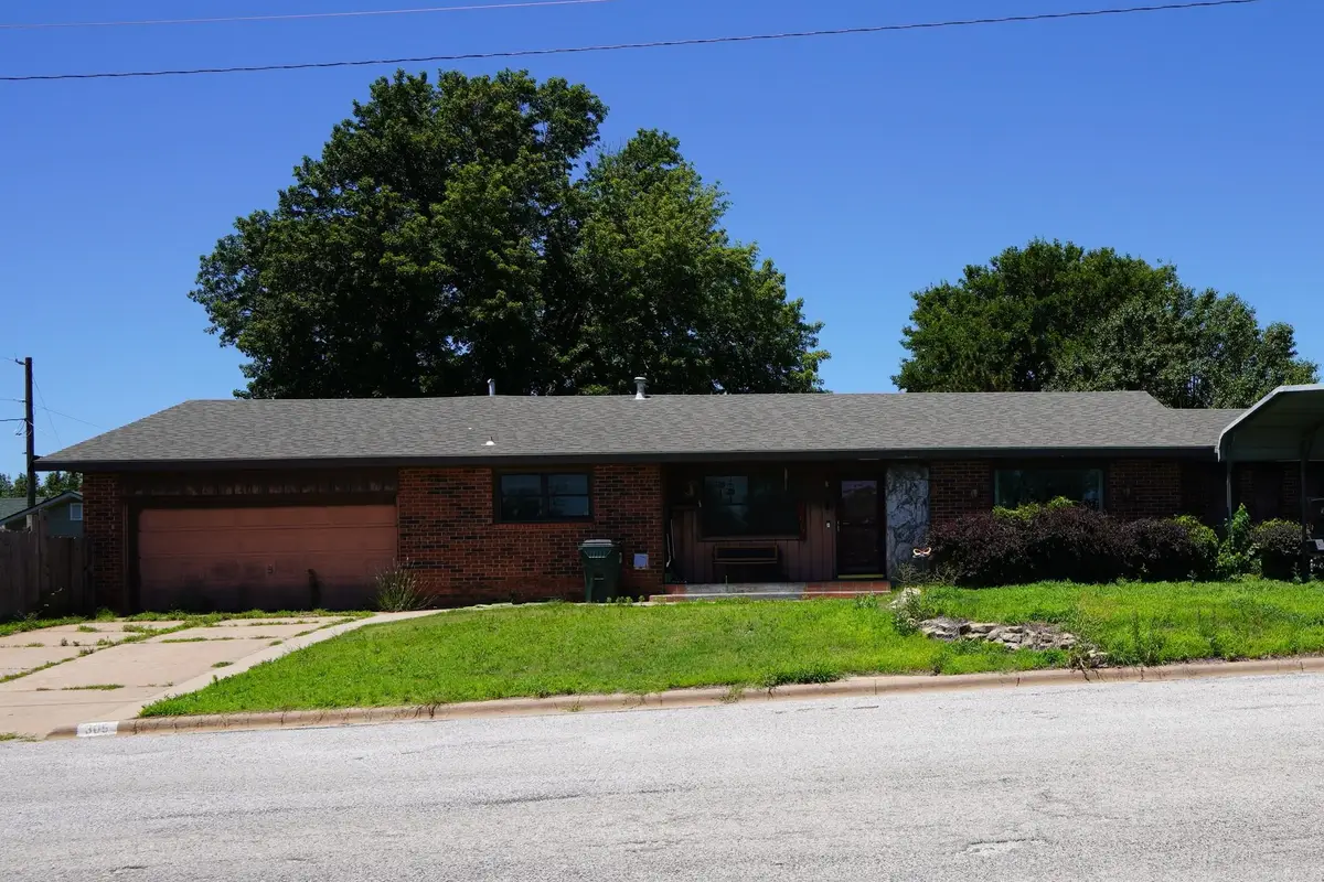 305 N Choctaw St, Hardtner, KS 67057 - #1