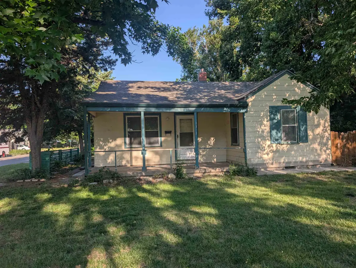 1301 N Dellrose Ave, Wichita, KS 67208 - #1