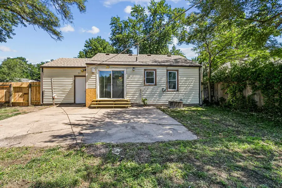 5901 E Bayley St, Wichita, KS 67218 - #2