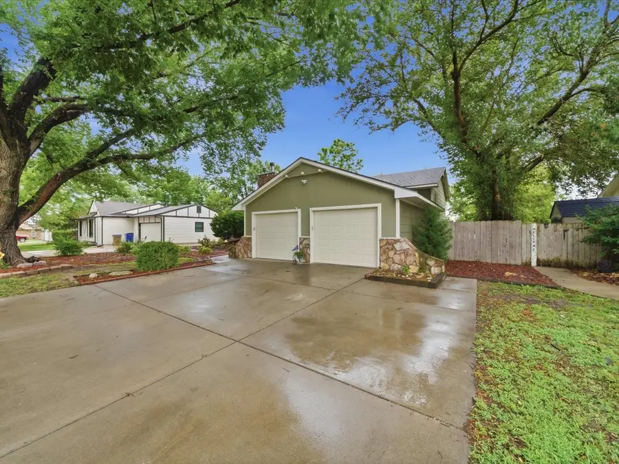 7321 W Suncrest St, Wichita, KS 67212 - #3