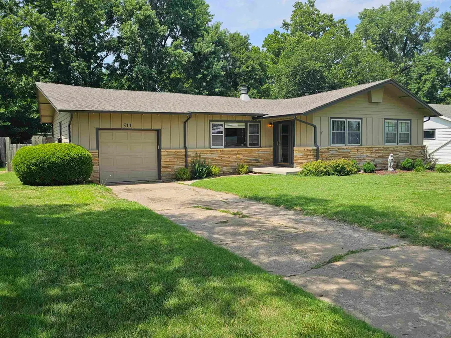 511 N Country Acres Ave, Wichita, KS 67212 - #3