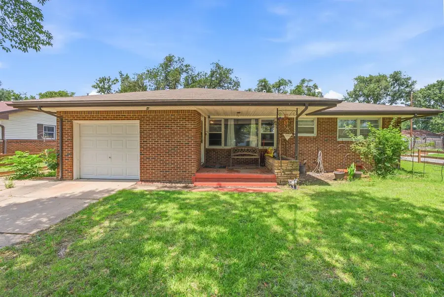 1302 W Fultz St, Wichita, KS 67217-2472 - #2