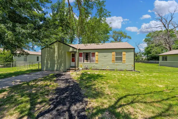 542 W Sunrise Dr, Wichita, KS 67217
