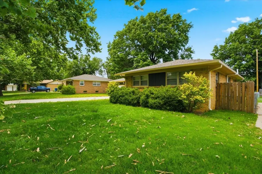 9900 W Tee Ln, Wichita, KS 67212 - #3