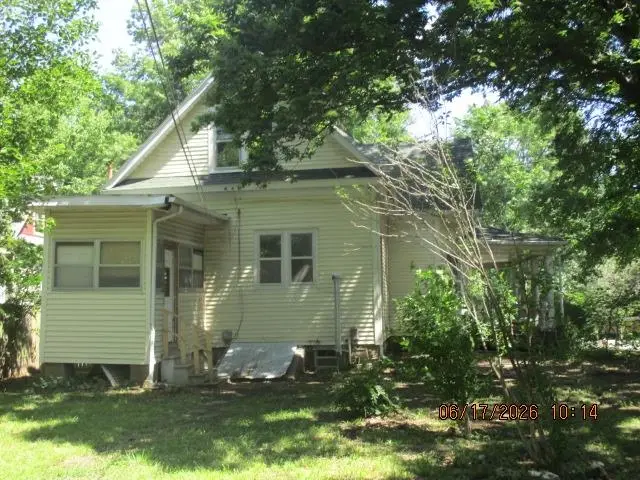 1400 Grand Ave, Parsons, KS 67357 - #2