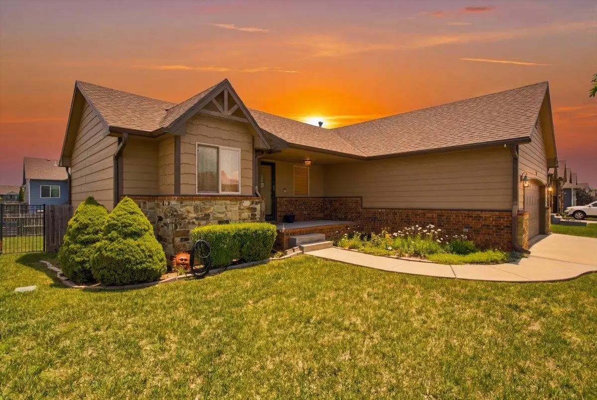 5374 N Rock Spring St, Bel Aire, KS 67226-3200 - #1
