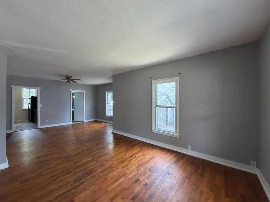 915 Park St, Salina, KS 67401 - #2