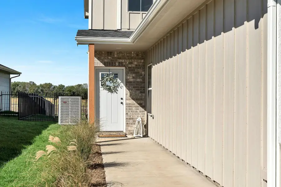 242 N Mendocino St, Goddard, KS 67052 - #2