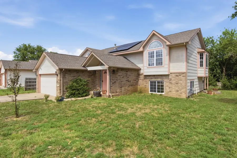 1942 S Chateau St, Wichita, KS 67207 - #2