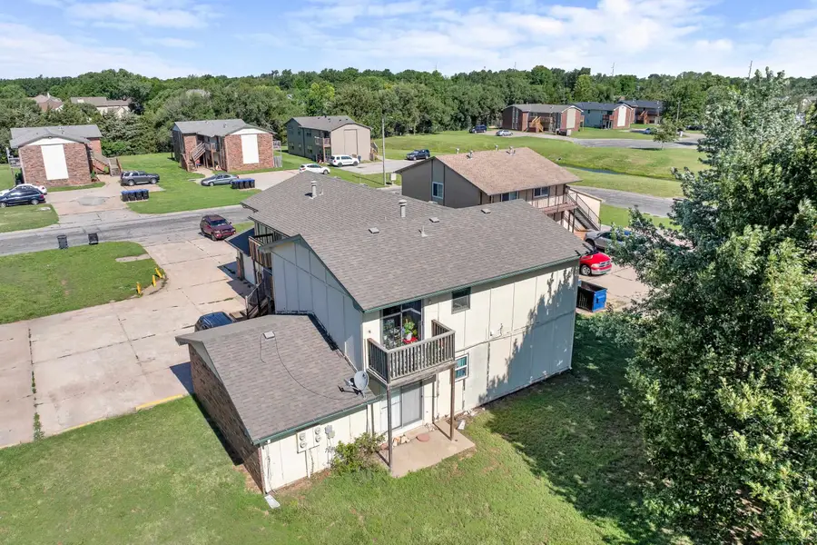 122 N Brunswick St, Wichita, KS 67212 - #2