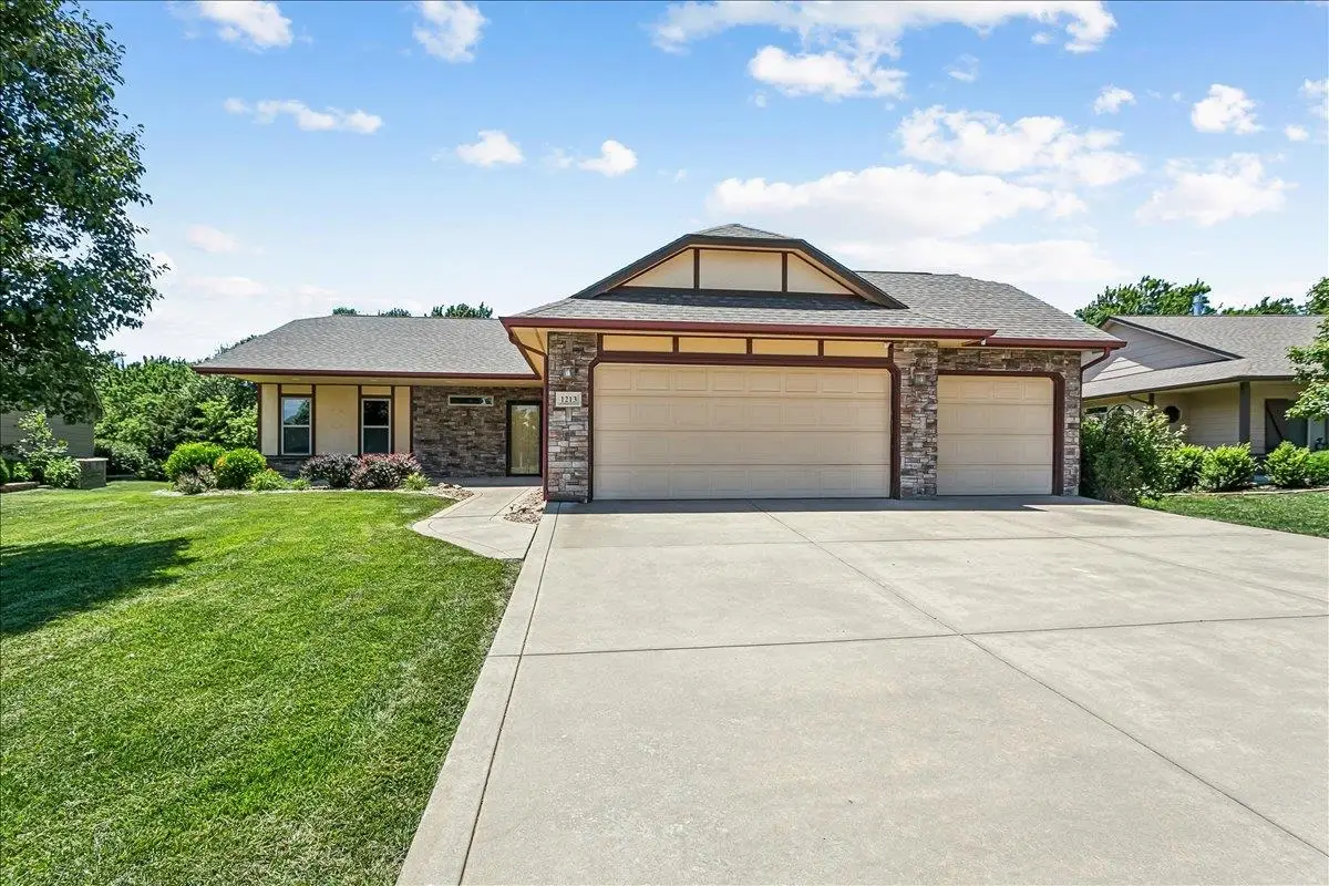 1213 N Hamilton Cir, Derby, KS 67037 - #1