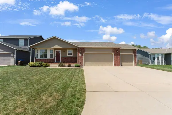 10300 W Jewell Circle, Wichita, KS 67209