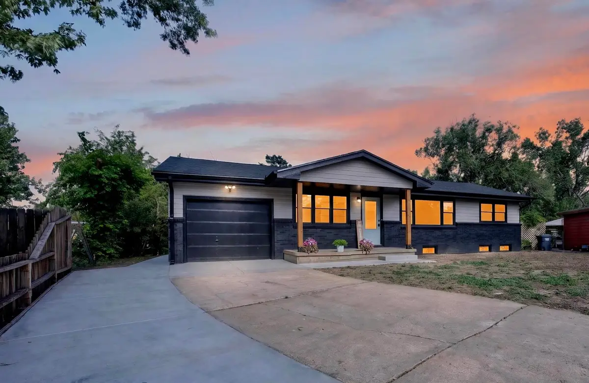 1308 N Brunswick Ln, Wichita, KS 67212 - #1