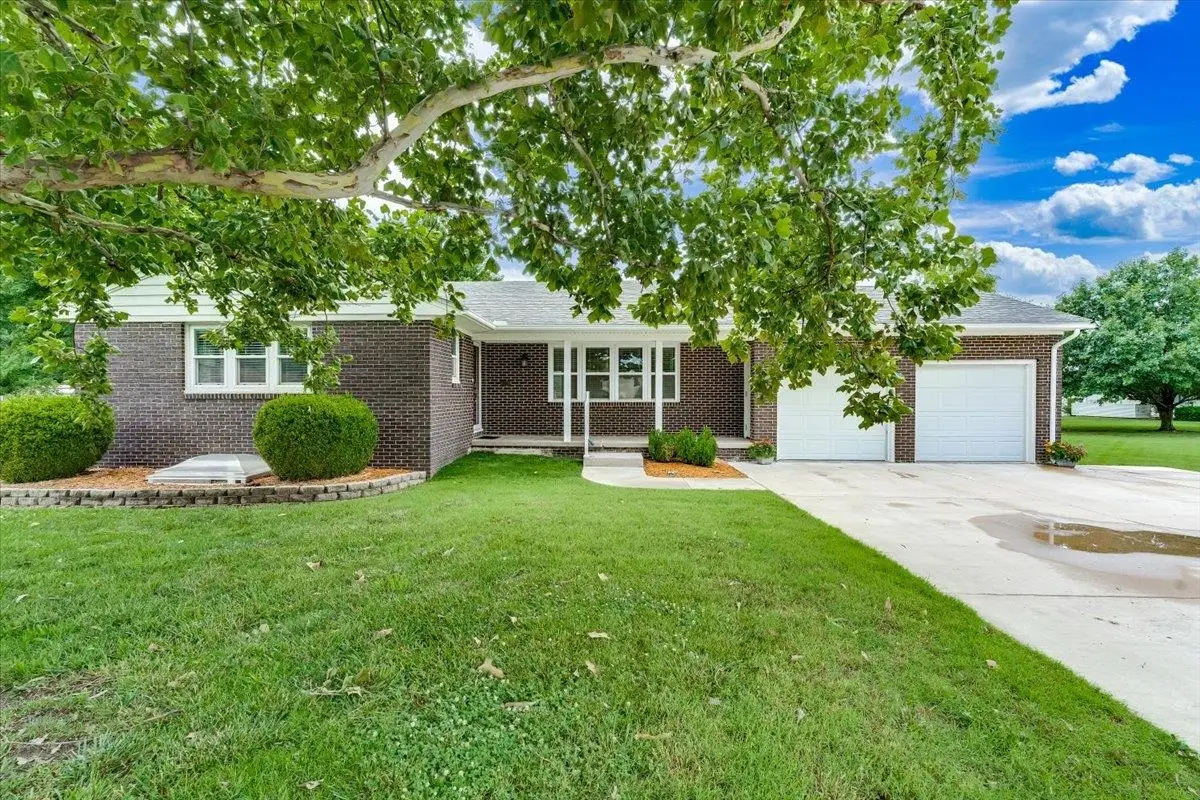 302 Marmaton Rd, El Dorado, KS 67042-3078 - #1