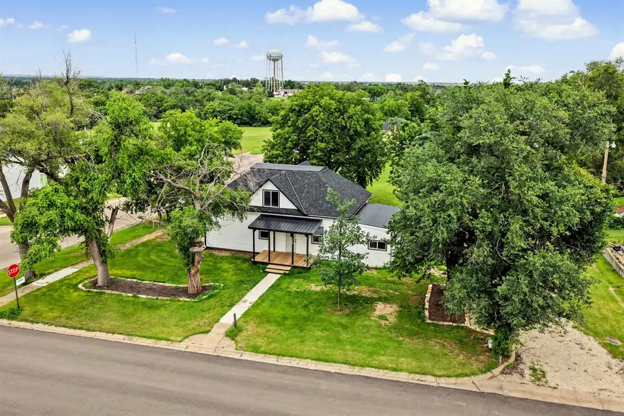 702 N Rock St, Minneapolis, KS 67467 - #2