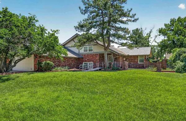 8621 E Tamarac St., Wichita, KS 67206
