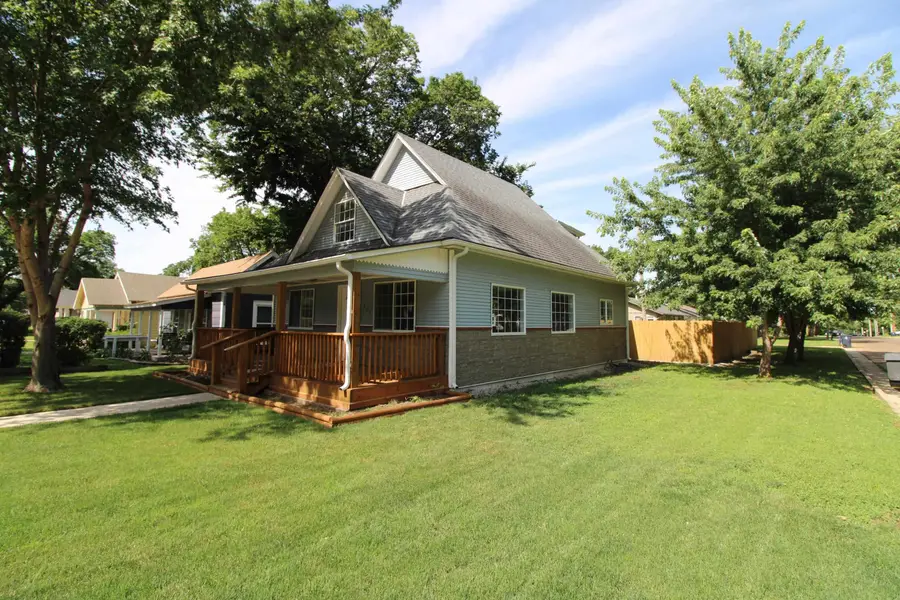 401 S Alleghany St, El Dorado, KS 67042 - #2