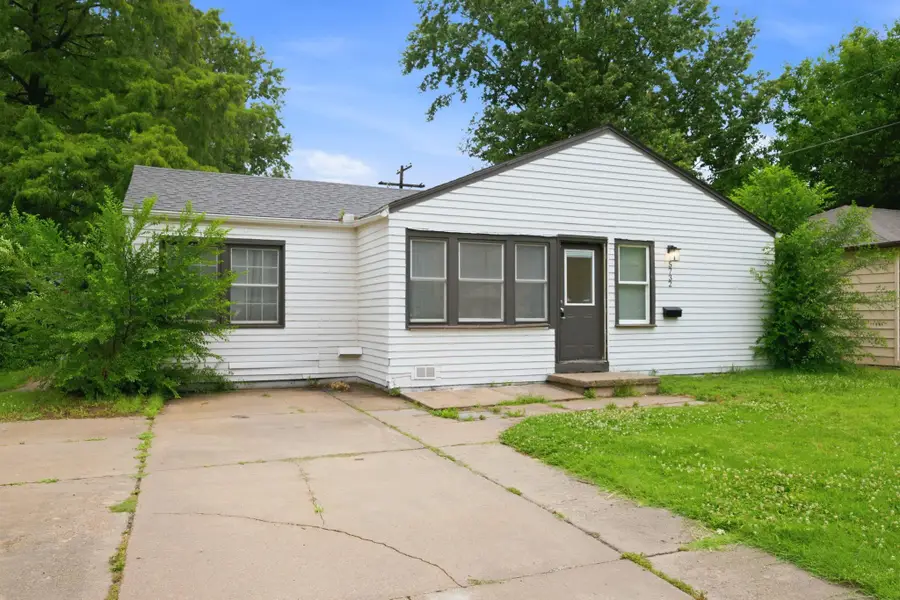 5732 E Castle Dr, Wichita, KS 67218 - #2