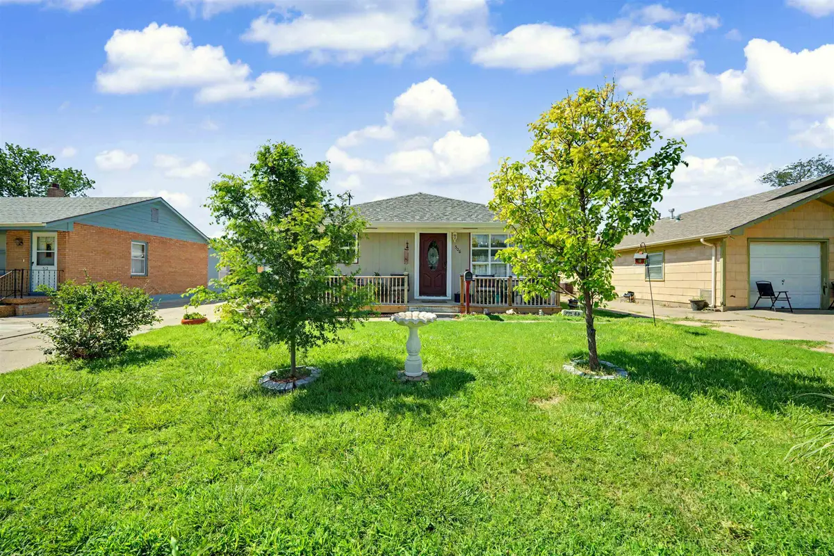 506 E Bond St, Salina, KS 67401 - #1