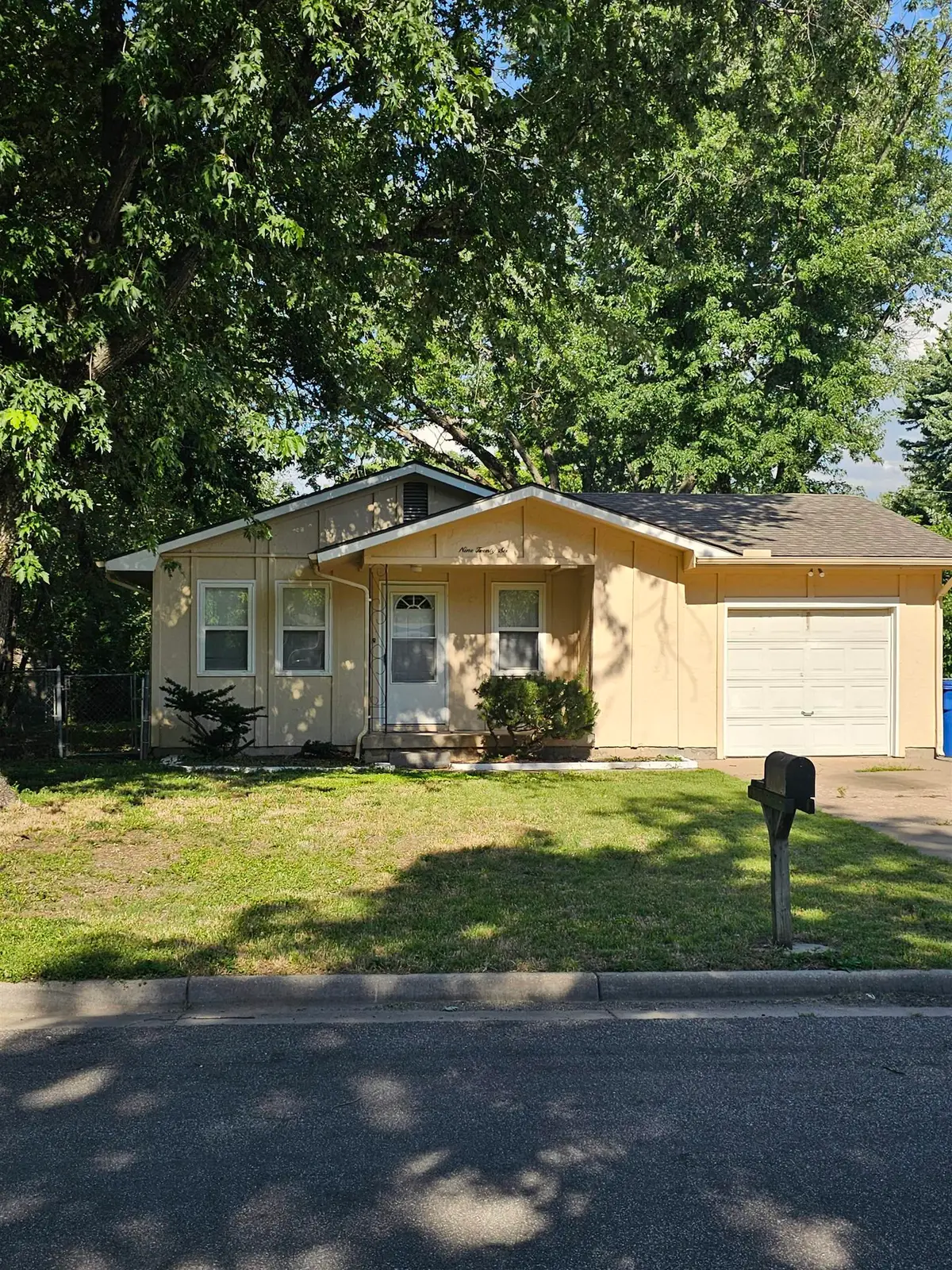 926 Money Ave, Augusta, KS 67010 - #1