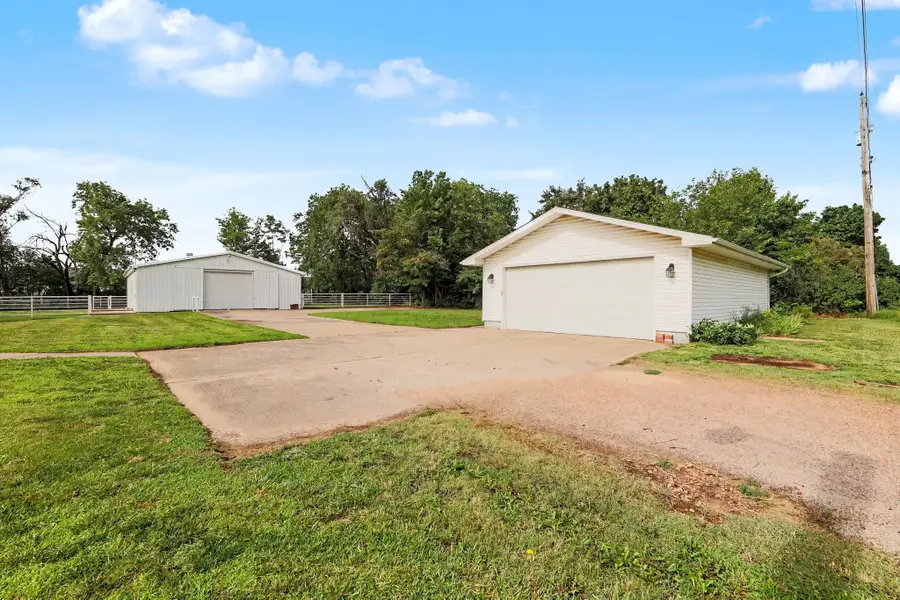 1435 S Rock Rd, Rockford, KS 63037 - #3