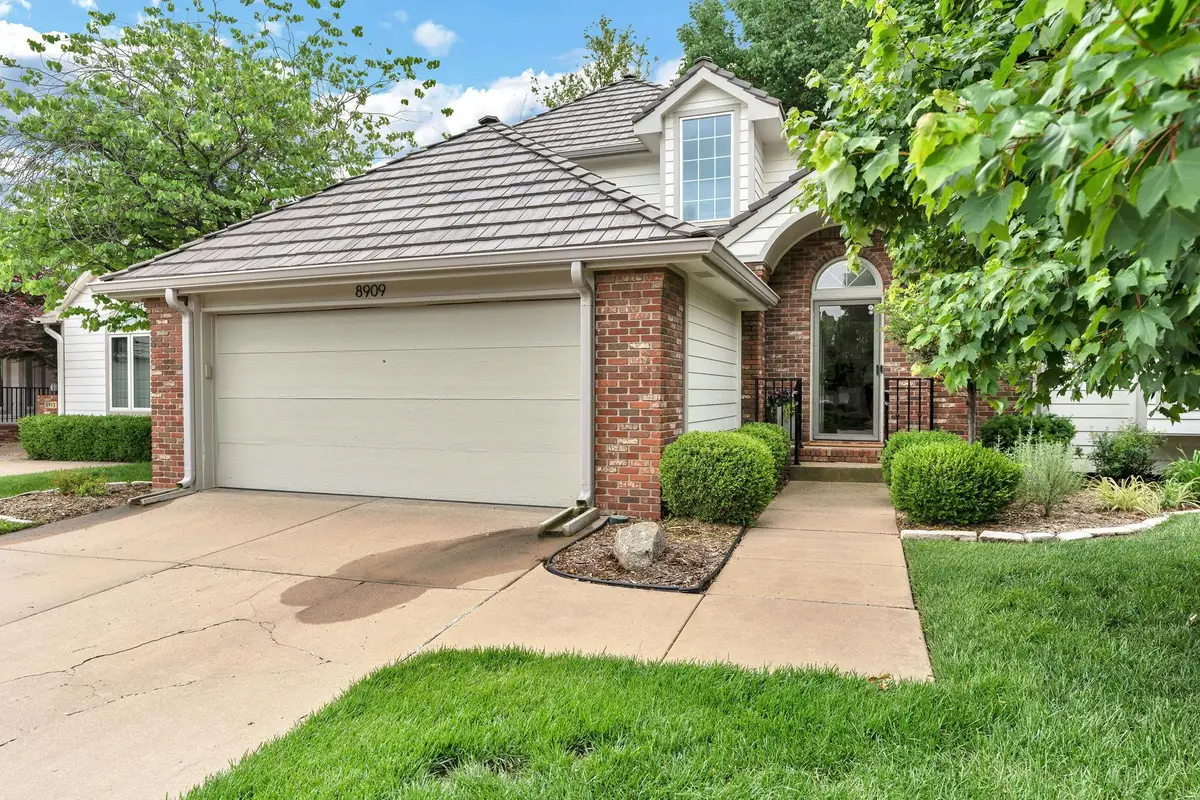 8909 E Bradford Circle, Wichita, KS 67206 - #1