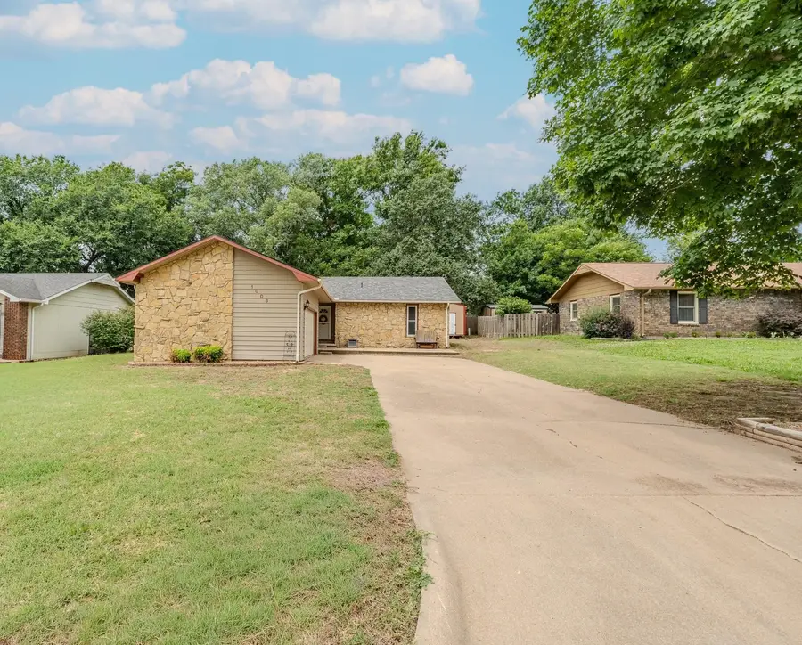 1003 Highland Dr, Arkansas City, KS 67005 - #2
