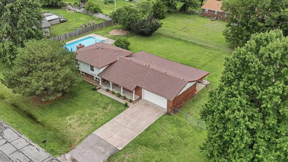 1401 S Fieldcrest, Wichita, KS 67209 - #1