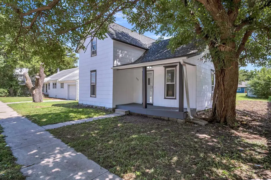 209 E Amos, Hesston, KS 67062 - #2