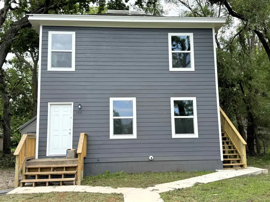 102 & 102 1/2 N West Pl, Salina, KS 67401 - #2