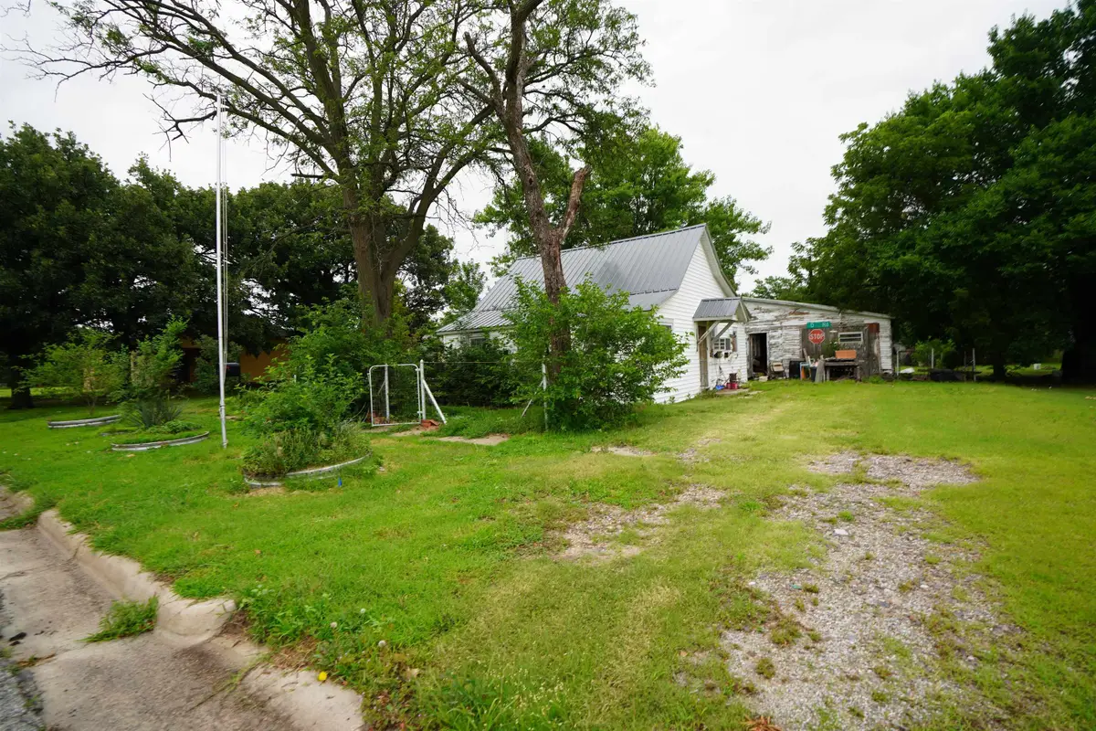 312 N Keystone St, Stafford, KS 67578 - #1