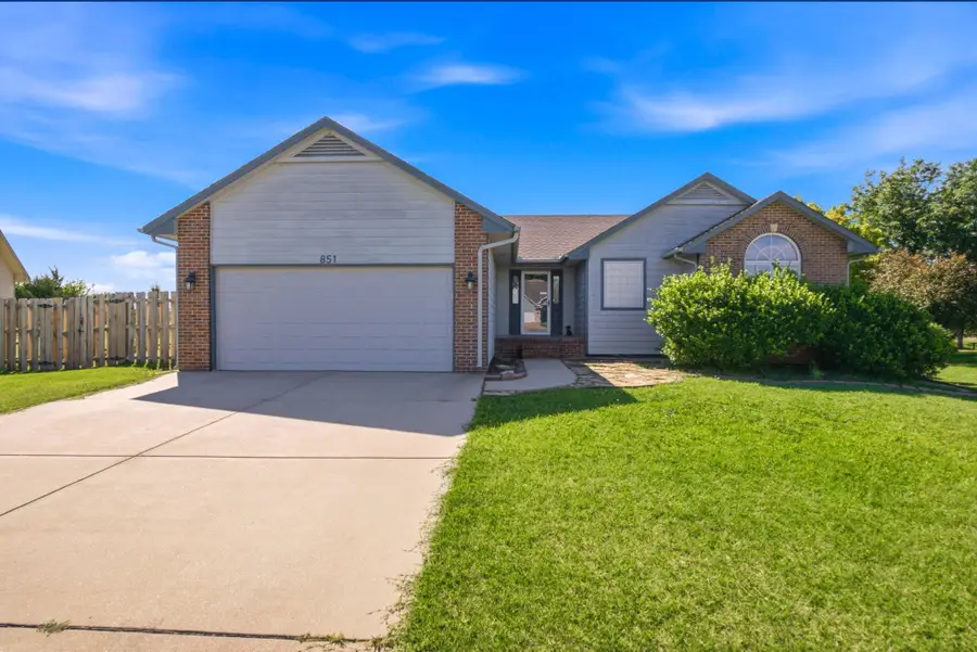 851 Meadowlark Ln, Newton, KS 67114 - #2