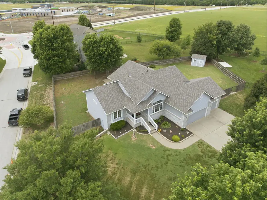 201 N Tanner Trail Ct, Valley Center, KS 67147 - #3
