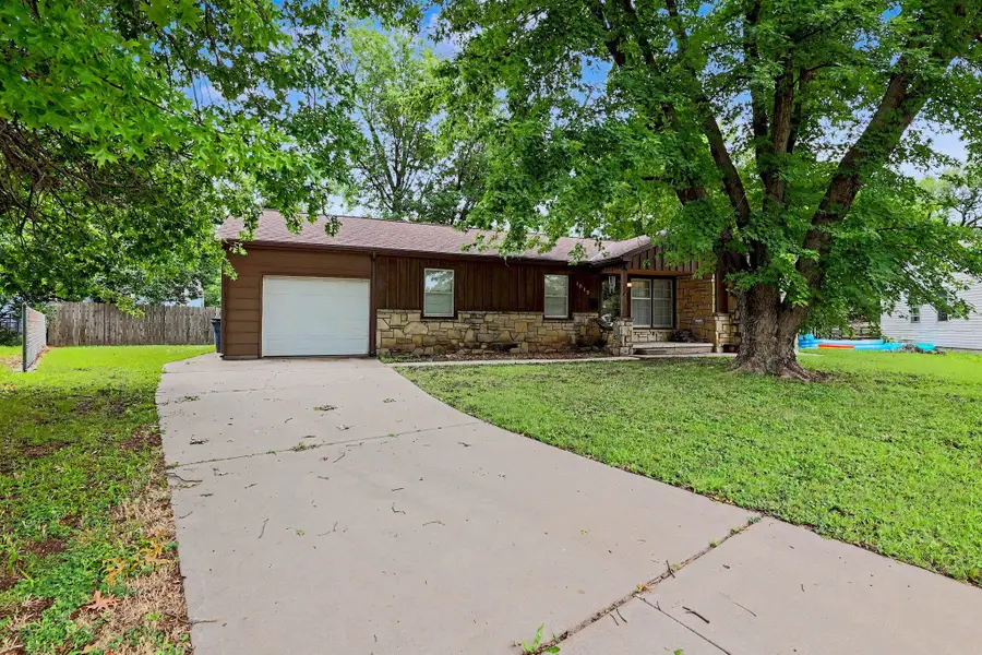 1819 W Leonard Ct, El Dorado, KS 67042 - #3