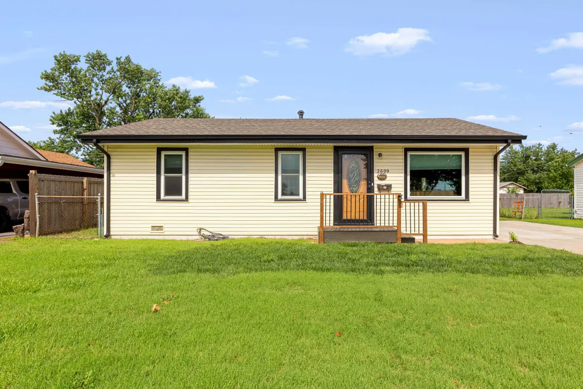 2609 S Elizabeth Ave, Wichita, KS 67217-2221 - #1